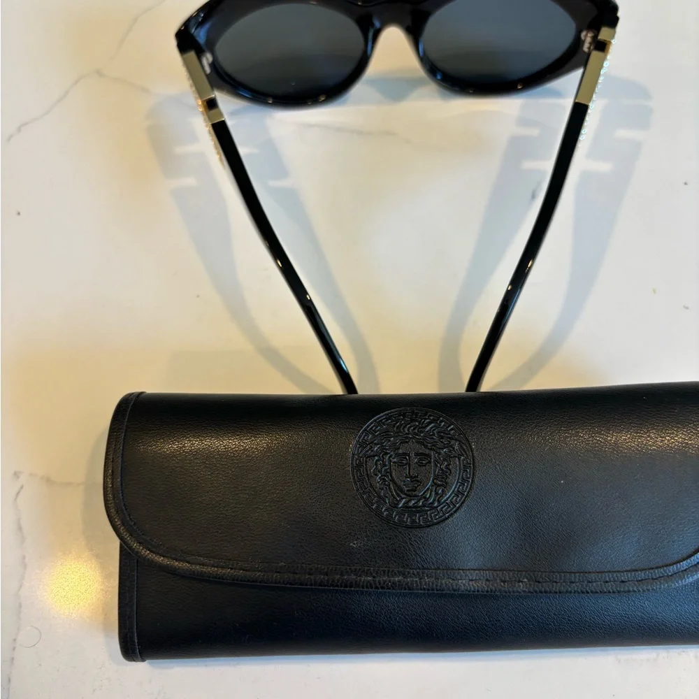Gianni Versace T74 C Col 852 RH Black and Gold Sunglasses, Rhinestone RARE‼️😎